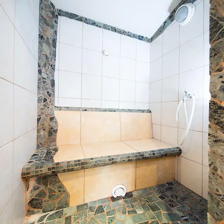 Daire Tonis Ferienheim