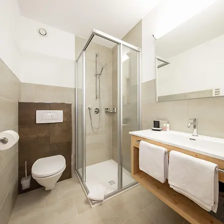 弗瑞恩海姆托尼斯公寓 *